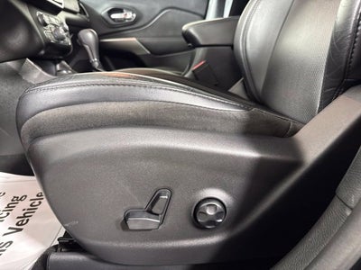 2021 Jeep Cherokee Limited w/ HEATED LEATHER