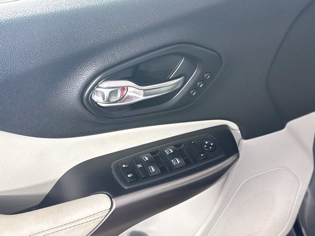 2019 Jeep Cherokee Limited w/ PANO ROOF
