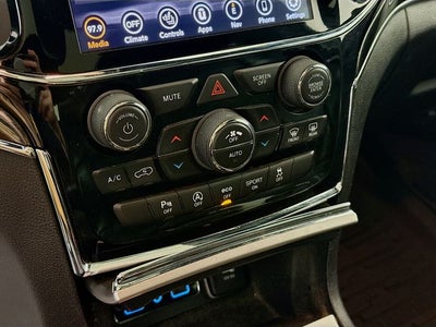 2021 Jeep Grand Cherokee Trailhawk 4WD w/ PANO MOONROOF