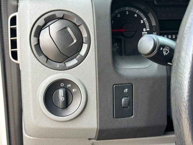 2013 Ford E-450SD Base w/ ONE OWNER