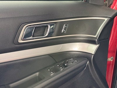 2017 Ford Explorer XLT w/ HEATED SEATS