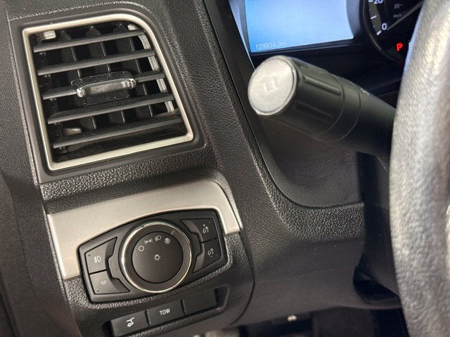 2017 Ford Explorer XLT w/ HEATED SEATS
