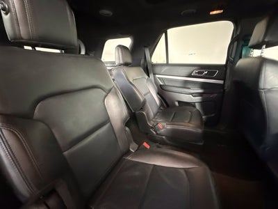 2017 Ford Explorer XLT w/ HEATED SEATS