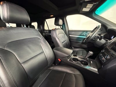 2017 Ford Explorer XLT w/ HEATED SEATS