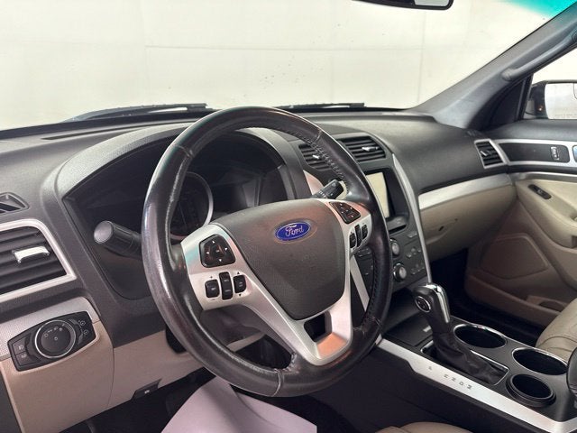 2013 Ford Explorer XLT w/ PREMIUM AUDIO