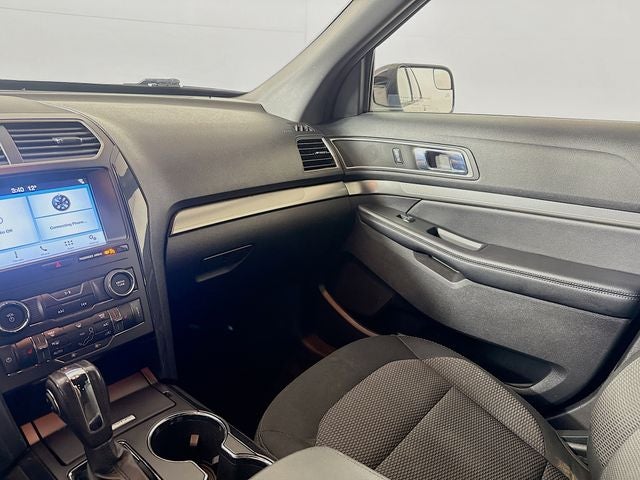 2018 Ford Explorer XLT 4WD w/ PWR LIFTGATE