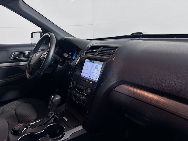 2018 Ford Explorer XLT 4WD w/ PWR LIFTGATE