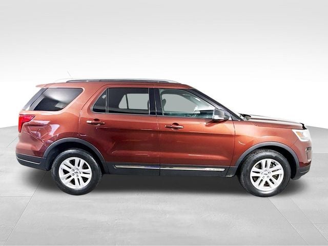 2018 Ford Explorer XLT 4WD w/ PWR LIFTGATE