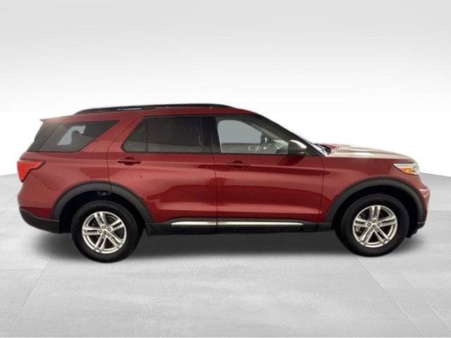 2021 Ford Explorer XLT w/ CAPTAIN CHAIRS