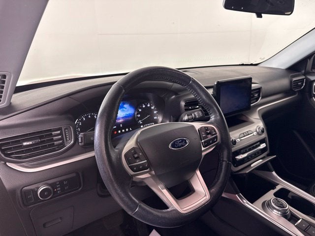 2021 Ford Explorer XLT w/ CAPTAIN CHAIRS