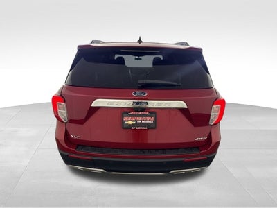 2021 Ford Explorer XLT w/ CAPTAIN CHAIRS