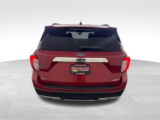 2021 Ford Explorer XLT w/ CAPTAIN CHAIRS