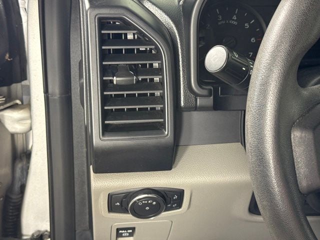 2016 Ford F-150 XL w/ CLEAN CARFAX