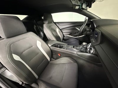 2021 Chevrolet Camaro LT1 w/ APPLE CARPLAY
