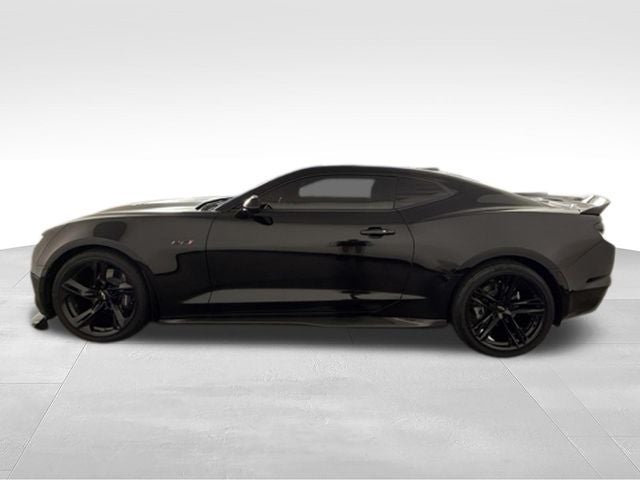 2021 Chevrolet Camaro LT1 w/ APPLE CARPLAY