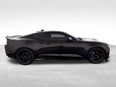 2021 Chevrolet Camaro LT1 w/ APPLE CARPLAY