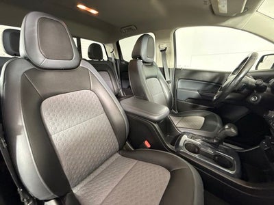 2017 Chevrolet Colorado Z71 w/ HEATED SEATS