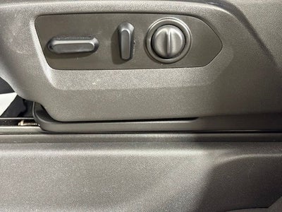 2019 Chevrolet Silverado 1500 LT w/ ONE OWNER