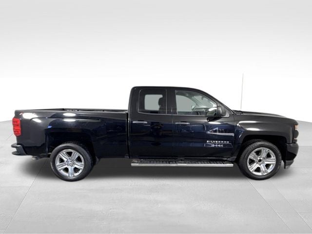 2018 Chevrolet Silverado 1500 Custom w/ LOCKING TAILGATE