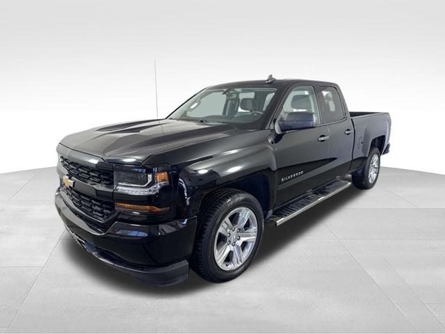 2018 Chevrolet Silverado 1500 Custom w/ LOCKING TAILGATE