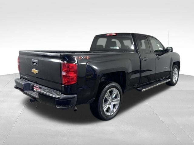 2018 Chevrolet Silverado 1500 Custom w/ LOCKING TAILGATE
