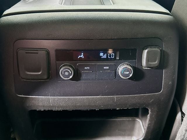 2015 GMC Yukon SLE w/ BOSE AUDIO