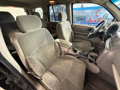 2002 Chevrolet TrailBlazer LS W/ 4WD