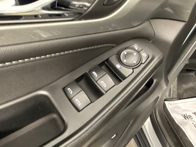 2023 Chevrolet Traverse LT w/ PWR LIFTGATE