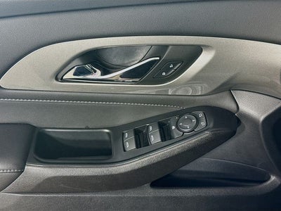 2023 Chevrolet Traverse LT w/ HEATED SEATS