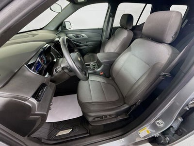 2023 Chevrolet Traverse LT w/ HEATED SEATS