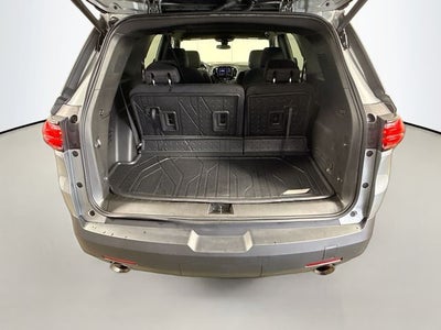2023 Chevrolet Traverse LT w/ HEATED SEATS