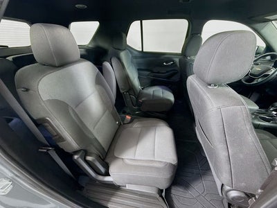 2023 Chevrolet Traverse LT w/ HEATED SEATS
