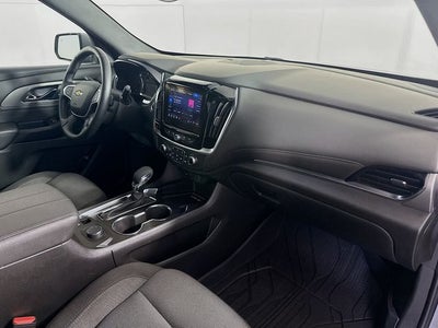 2023 Chevrolet Traverse LT w/ HEATED SEATS