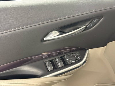 2023 Cadillac XT4 Luxury w/ PANO ROOF