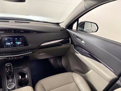 2023 Cadillac XT4 Luxury w/ PANO ROOF