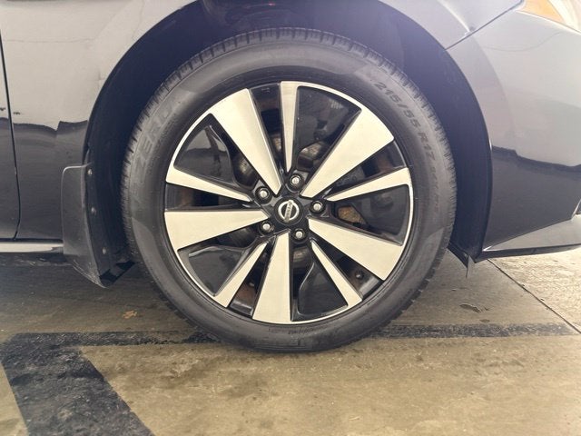 2019 Nissan Altima 2.5 SV AWD w/ MOONROOF
