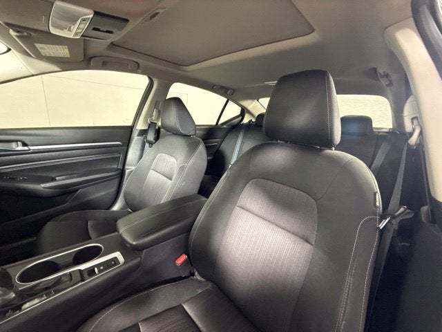 2019 Nissan Altima 2.5 SV AWD w/ MOONROOF
