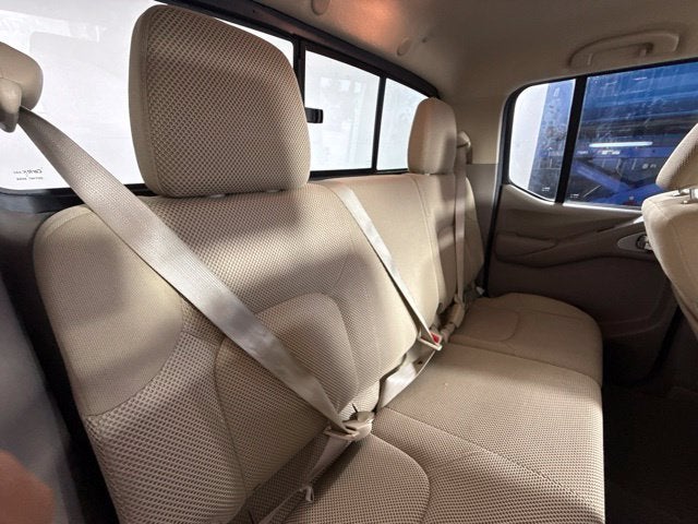 2016 Nissan Frontier SV w/ HEATED SEATS