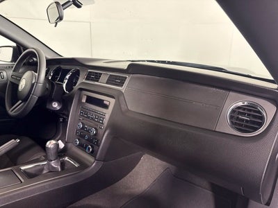2012 Ford Mustang V6 w/ CLEAN CARFAX