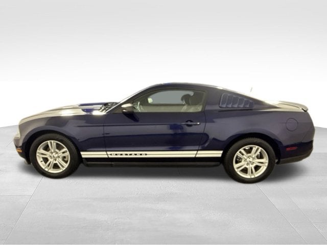 2012 Ford Mustang V6 w/ CLEAN CARFAX