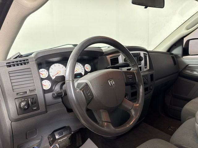 2007 Dodge Ram 2500 SLT w/ 5.7l HEMI V8 ENGINE