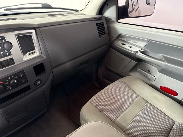2007 Dodge Ram 2500 SLT w/ 5.7l HEMI V8 ENGINE