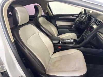 2019 Ford Fusion SE w/ APPLE CARPLAY