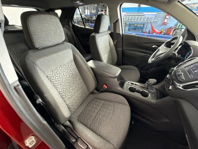 2023 Chevrolet Equinox LT w/ HEATED SEATS
