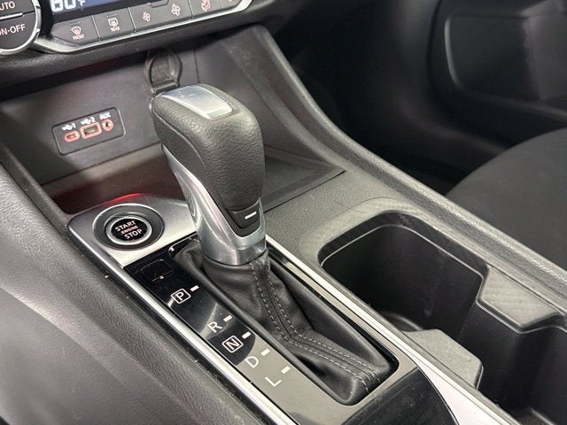 2020 Nissan Sentra SV w/ APPLE CARPLAY
