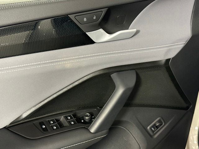 2025 Volkswagen Tiguan 2.0T SE R-Line Black w/ HEATED SEATS