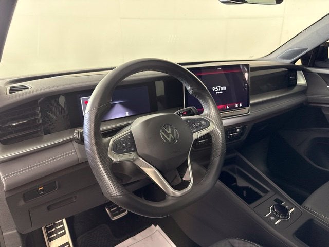 2025 Volkswagen Tiguan 2.0T SE R-Line Black w/ HEATED SEATS