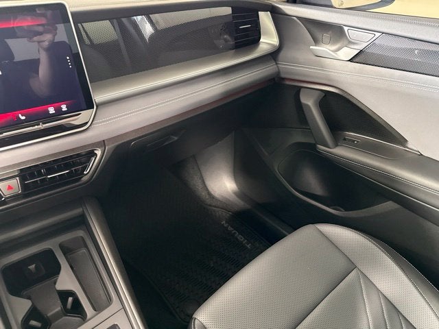2025 Volkswagen Tiguan 2.0T SE R-Line Black w/ HEATED SEATS