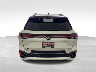 2025 Volkswagen Tiguan 2.0T SE R-Line Black w/ HEATED SEATS