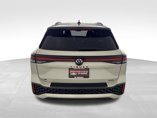 2025 Volkswagen Tiguan 2.0T SE R-Line Black w/ HEATED SEATS